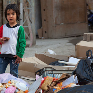 Irak, Hillah (Al Hilla). Dziecko na jednej z ulic w centrum miasta.